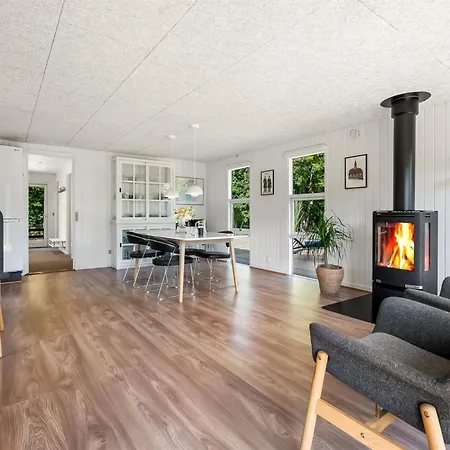 Lillebror - 7km From The Sea By Interhome